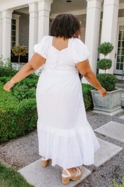 Antoinette Dress In White -Fashion Clothing Store ANTOINETTE SSS23 4THOFJULY RETOUCH 03