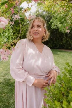 Andie Dress In Powder Pink 34 Andie Dress In Powder Pink -Fashion Clothing Store AndiePowderPink Holladay S23 07 552044