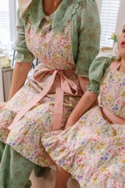 Ivy Apron In Floral Cotton -Fashion Clothing Store Aprons JamesRomper MadsHome Easter24 5 331345