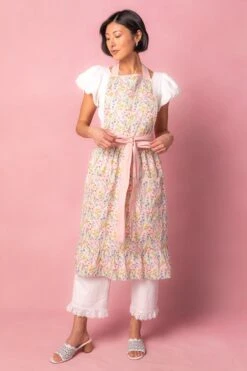 Ivy Apron In Floral Cotton -Fashion Clothing Store Aprons Studio Easter24 03 399090