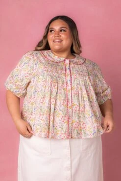 Betty Blouse In Floral 20 Betty Blouse In Floral -Fashion Clothing Store BettyBlouseCoralCurve Studio Spring24 3