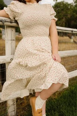 Delia Dress In Ditsy Floral 33 Delia Dress In Ditsy Floral -Fashion Clothing Store DeliaDitsyFloral QuietMeadows F23 50 727229