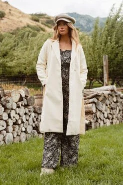Sloane Coat In Cream - FINAL SALE 27 Sloane Coat In Cream - FINAL SALE -Fashion Clothing Store SloaneCream QuietMeadows F23 1 717467