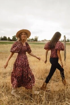 Stephanie Top 17 Stephanie Top -Fashion Clothing Store StephanieTop ConradRanch F23 03 5388636a c5a6 4717 aa14 808a147a1c9c 961680